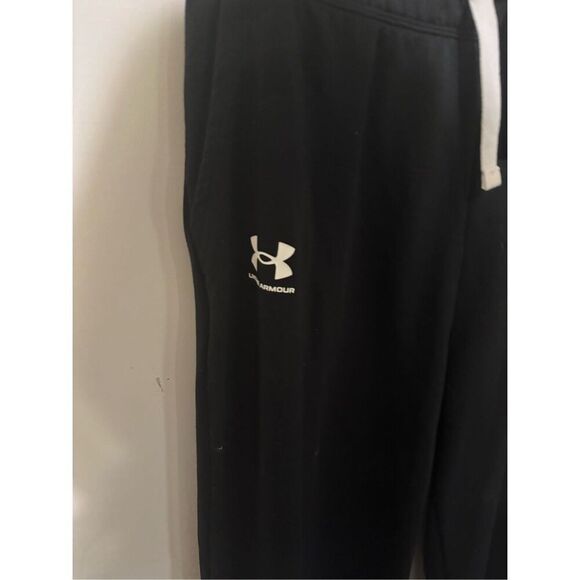 Under Armour Women's Size XS Black Cropped Casual Sweatpants Drawstring - Picture 2 of 5